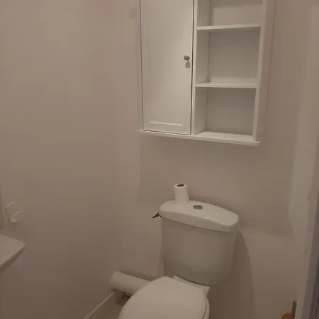 Au Petit Chai De *