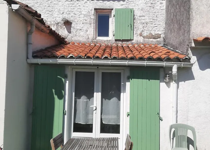 Au Petit Chai De